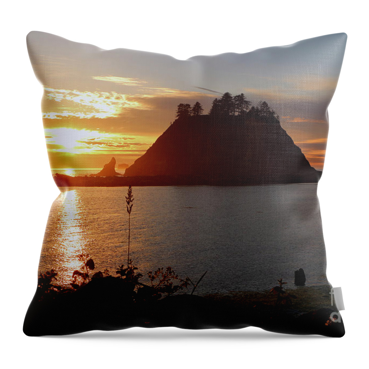 La Push Throw Pillow featuring the photograph An Amazing Sunset Over First Beach by Christiane Schulze Art And Photography