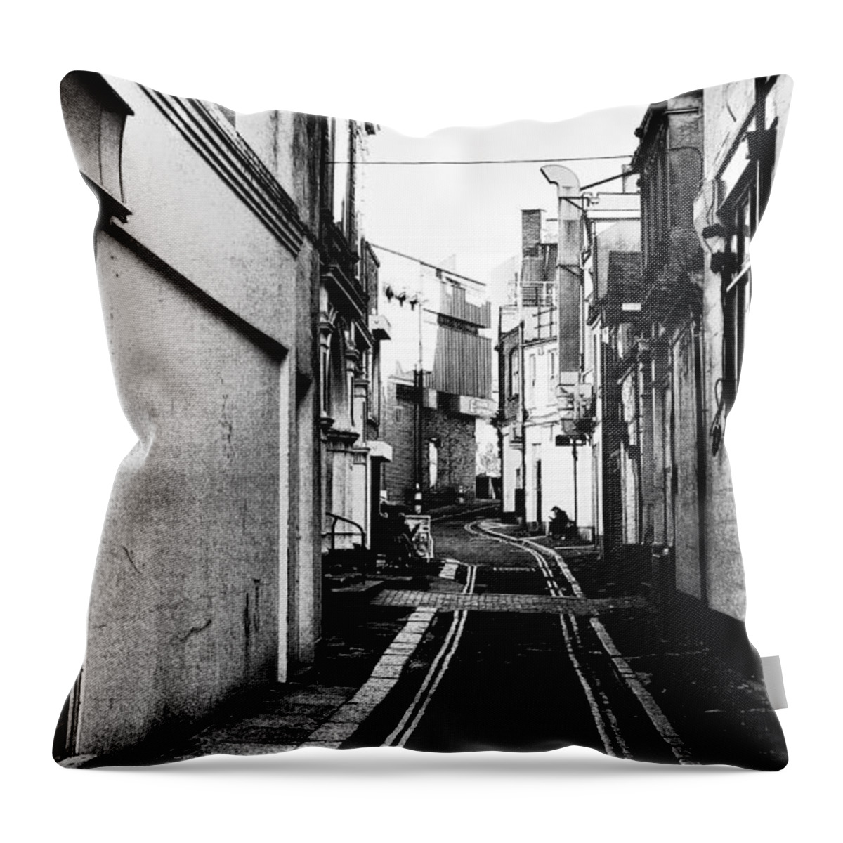 Street Photography Throw Pillow featuring the photograph Backstreet by Pedro Fernandez
