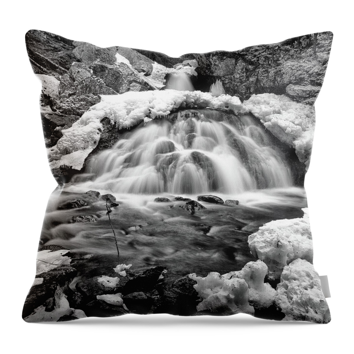 Waterfall Throw Pillow featuring the photograph Bear's Den Waterfall by Rob Davies