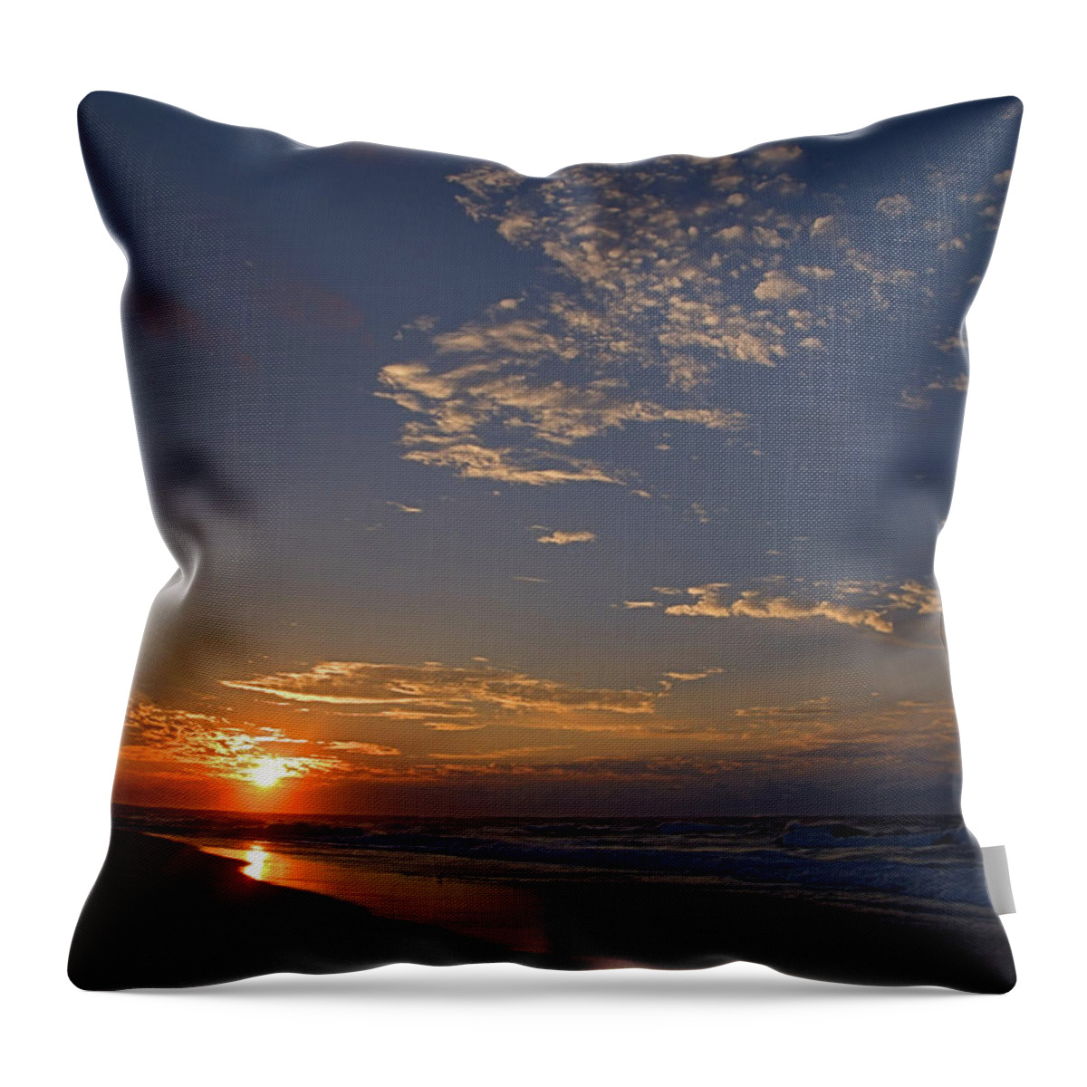 Seas Throw Pillow featuring the photograph Beauty by Newwwman