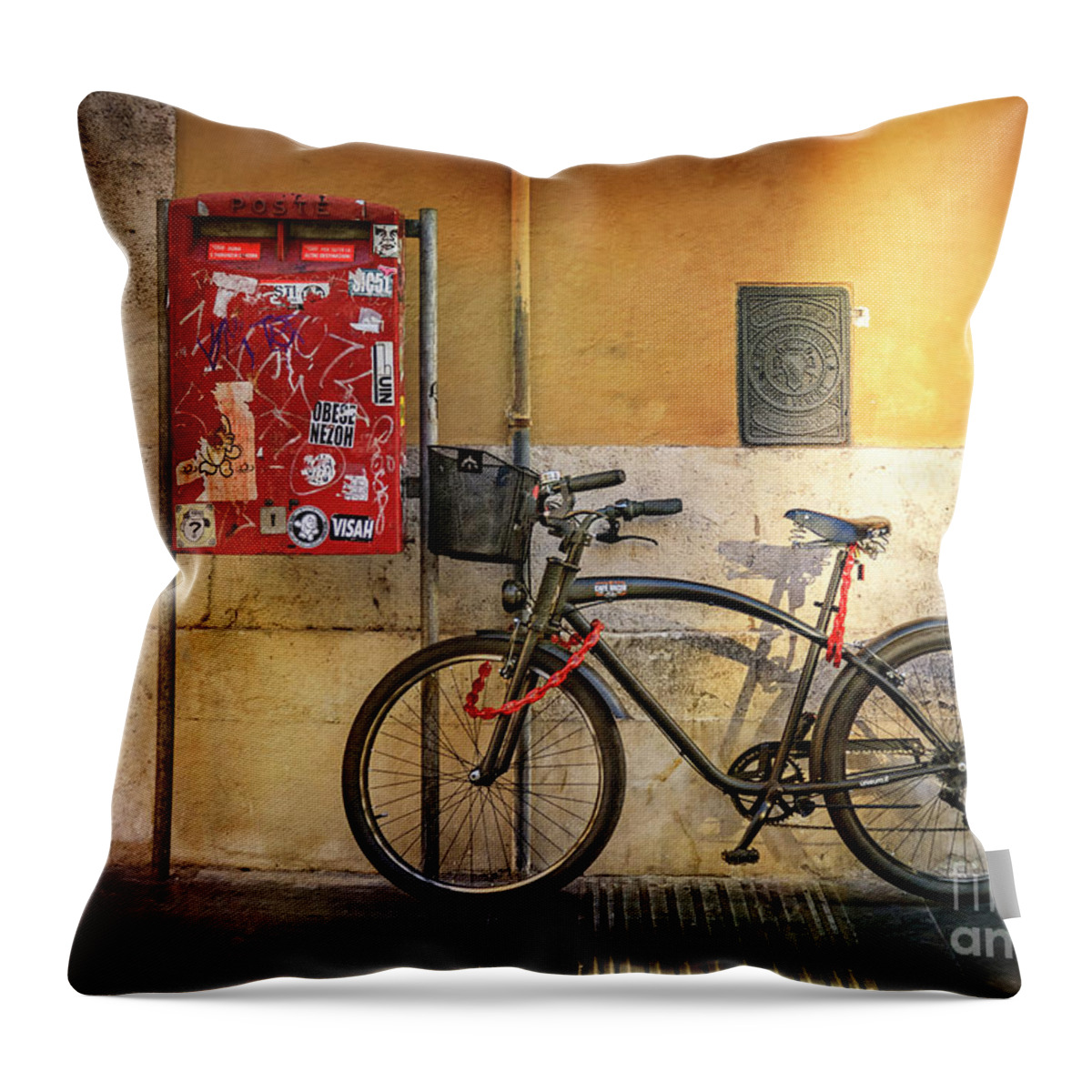 Bicycle Throw Pillow featuring the photograph Cafe Racer Bicycle by Craig J Satterlee