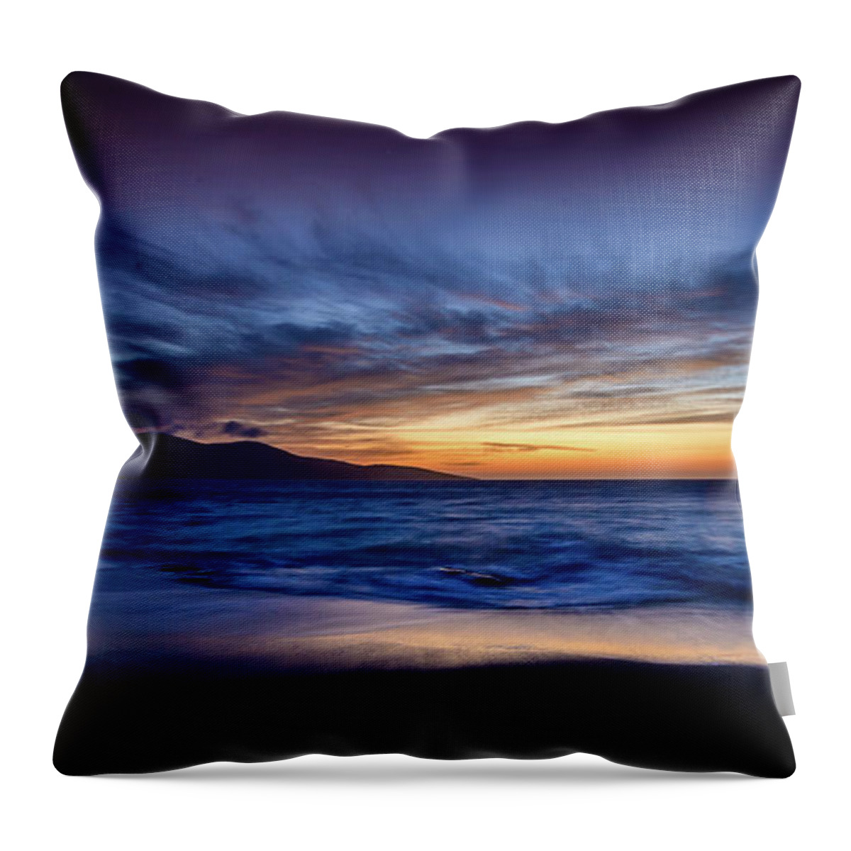 Ceapabhal Throw Pillow featuring the photograph Ceapabhal, Isle of Harris by Peter OReilly