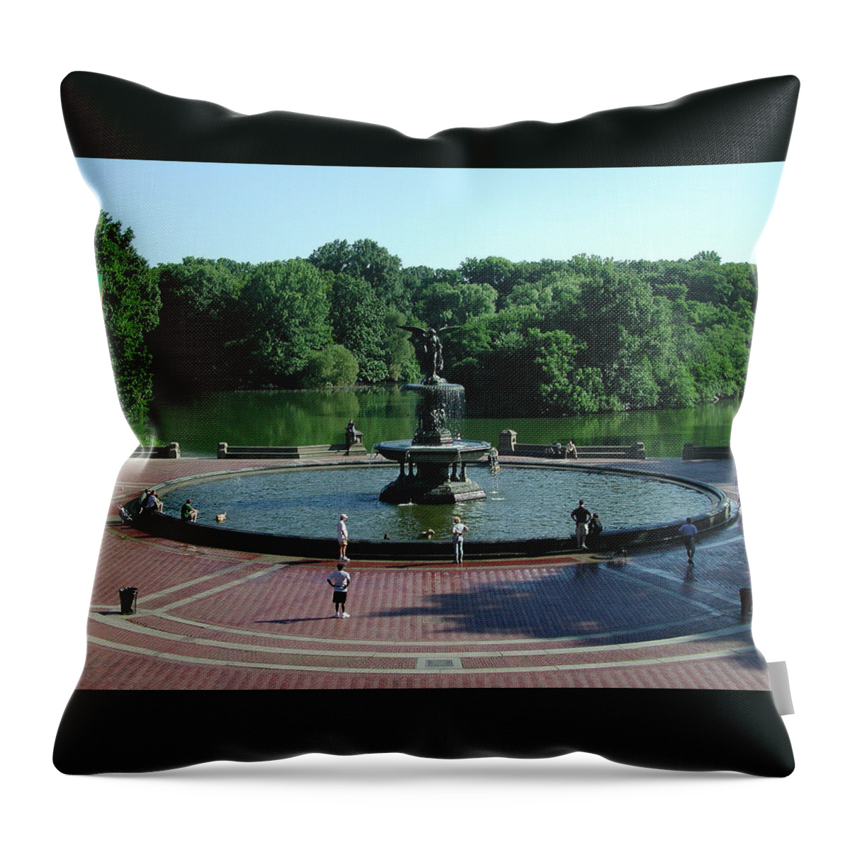 Central Park Throw Pillow featuring the photograph Central Fountain by Kelvin Booker