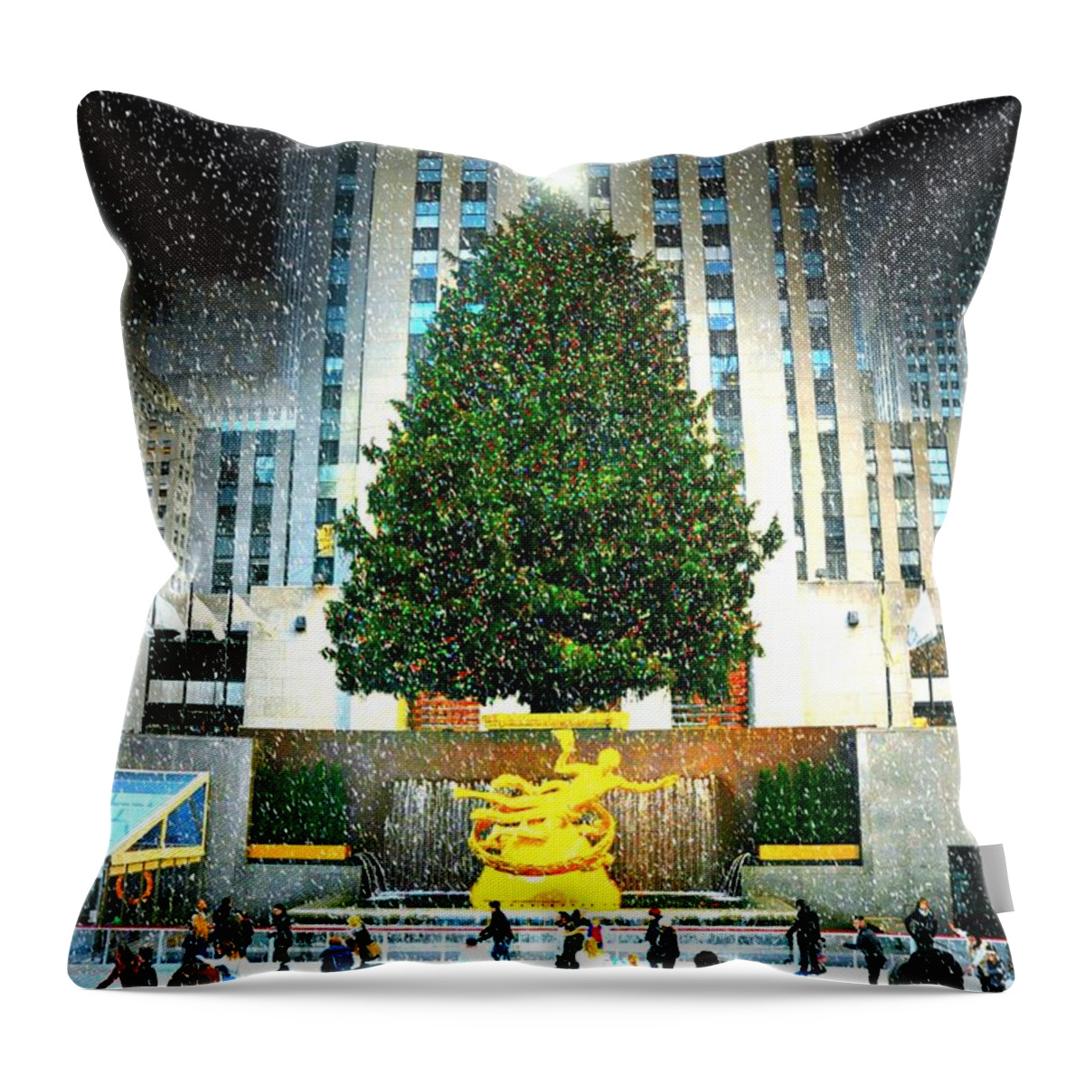 Rockefeller Center Christmas Tree 2015 Throw Pillow featuring the photograph Christmas Tree 2015 by Diana Angstadt
