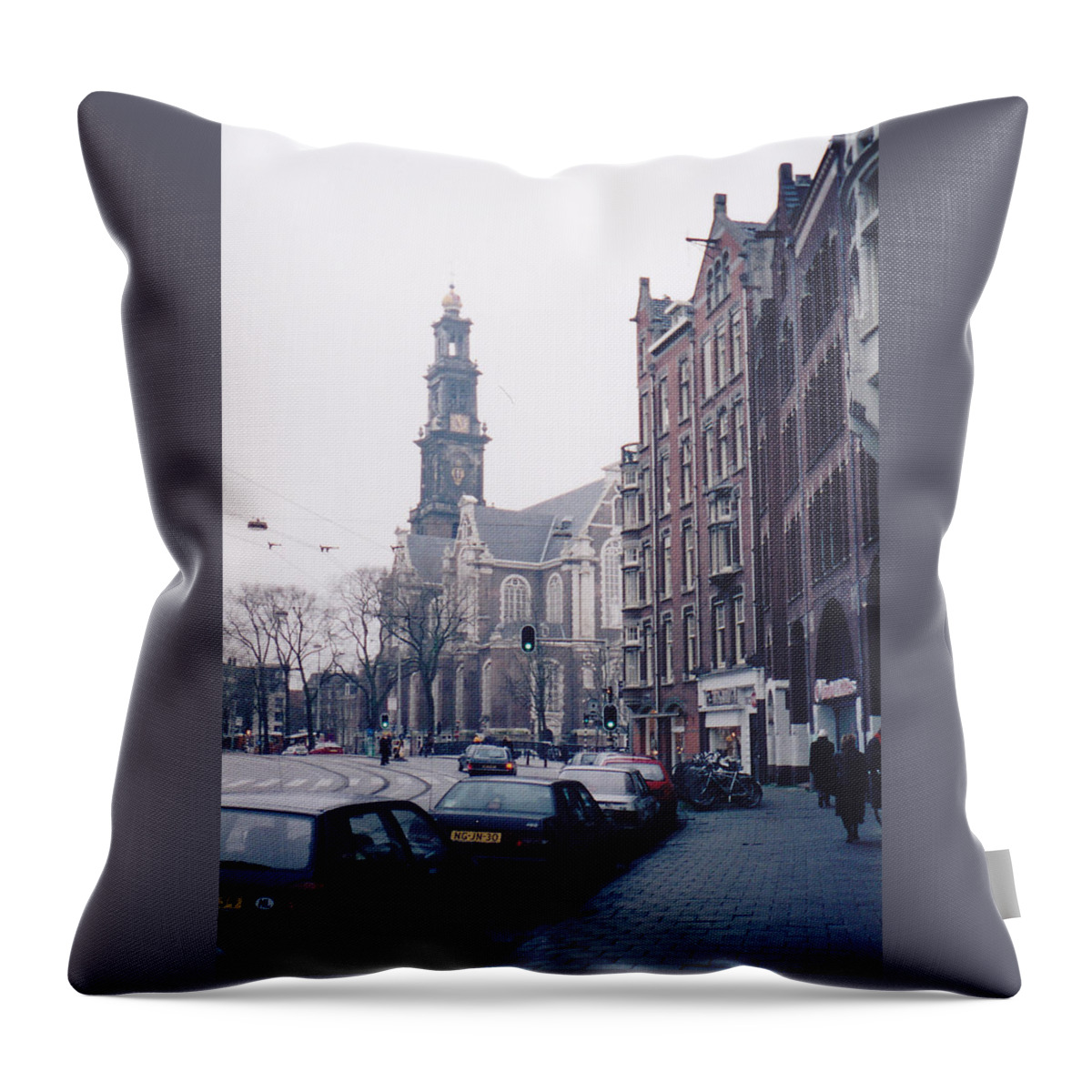 オランダの街並み Throw Pillow featuring the photograph Dutch streets by Yuko Akechi