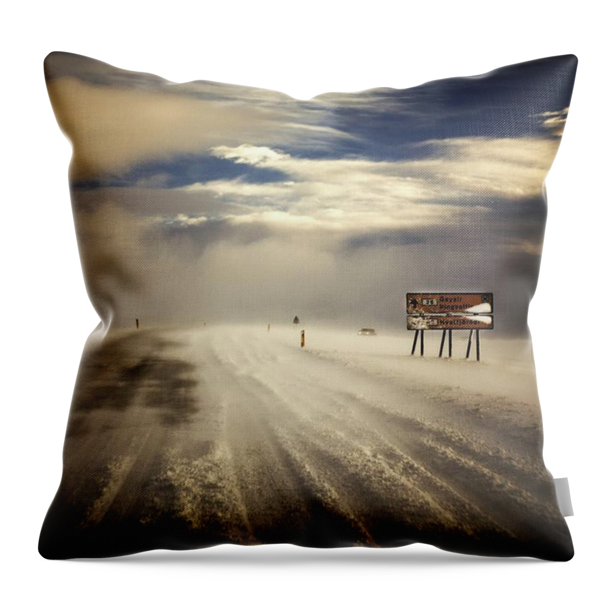 Route Throw Pillow featuring the photograph Endless route by Robert Grac
