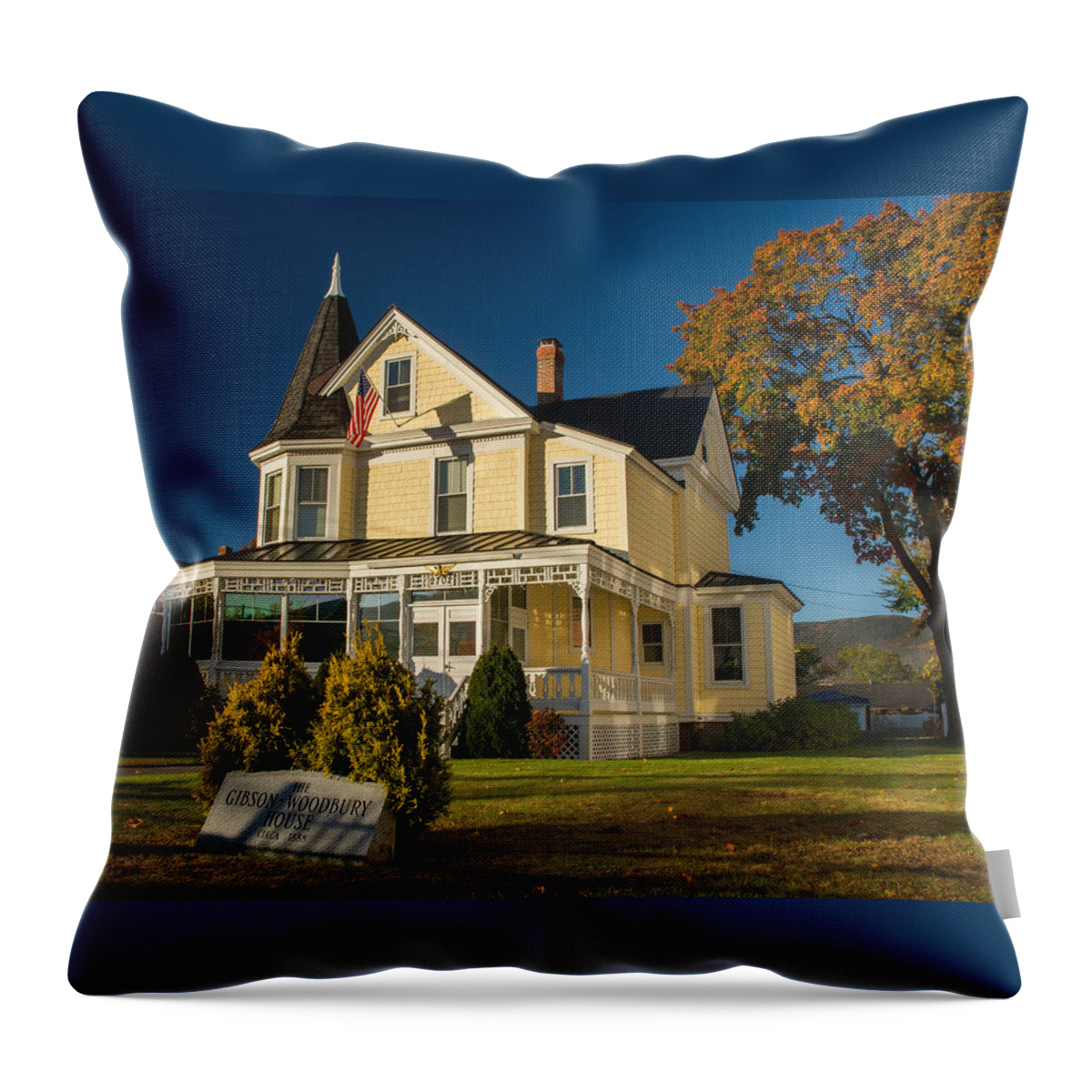 Gibson-woodbury House Throw Pillow featuring the photograph Gibson Woodbury House North Conway by Nancy De Flon