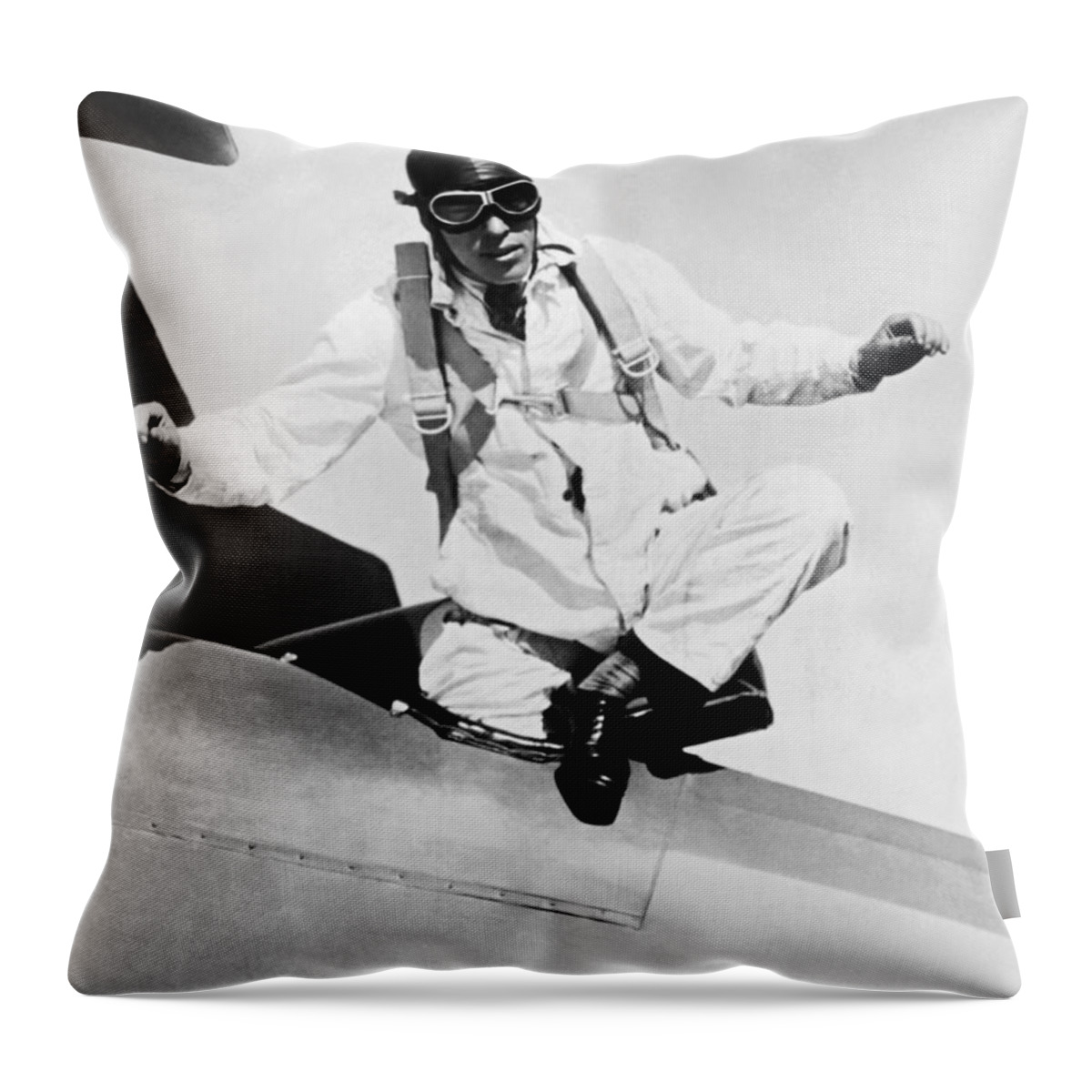 1 Person Throw Pillow featuring the photograph Hopes To Set Free Fall Record by Underwood Archives