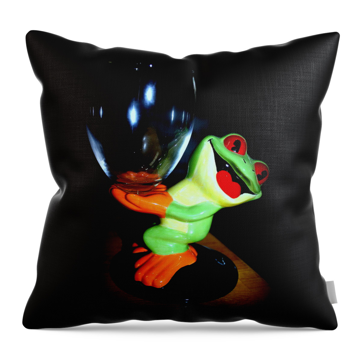 Frog Throw Pillow featuring the photograph La' Frog by Debra Forand