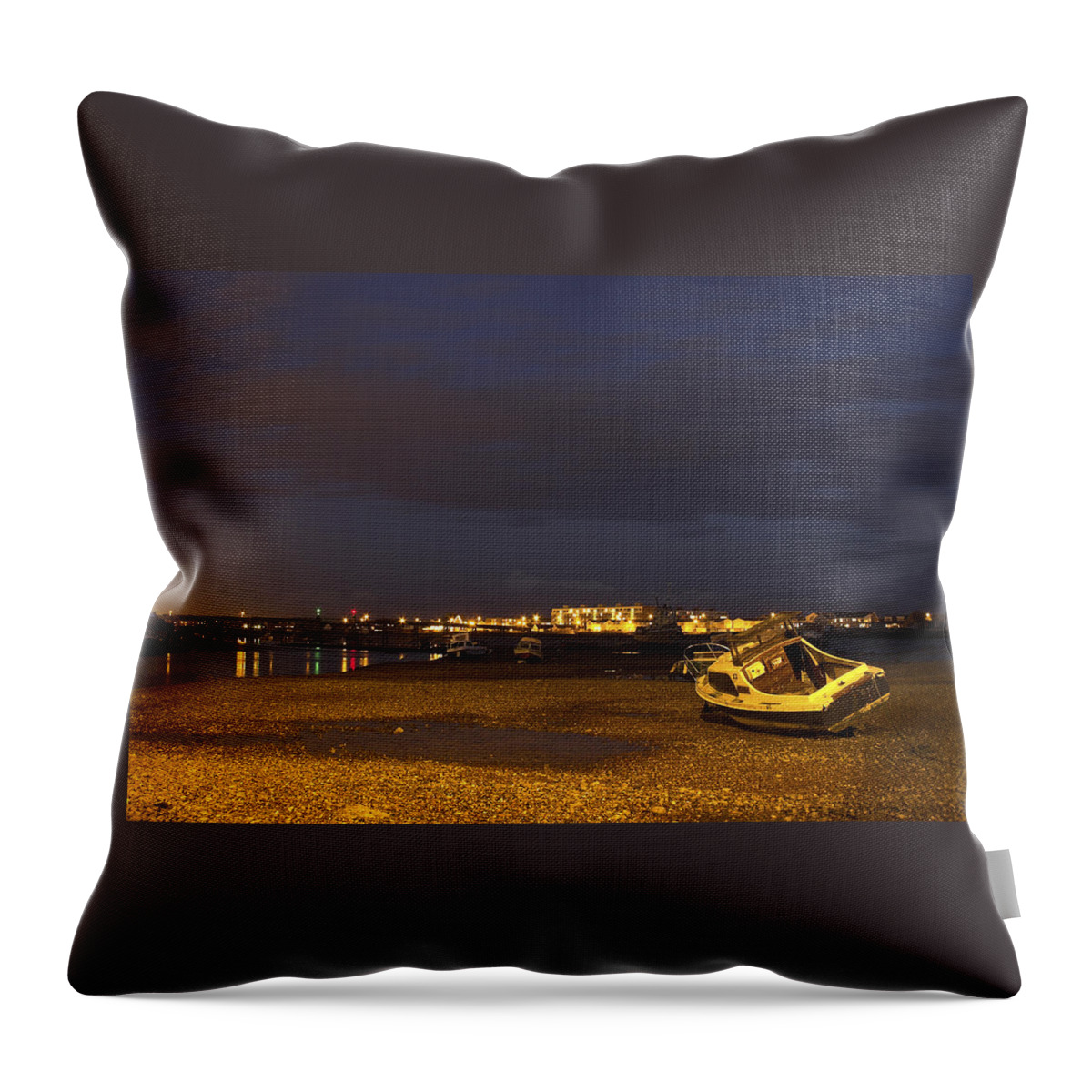River Throw Pillow featuring the photograph Low tide at dusk by Hazy Apple
