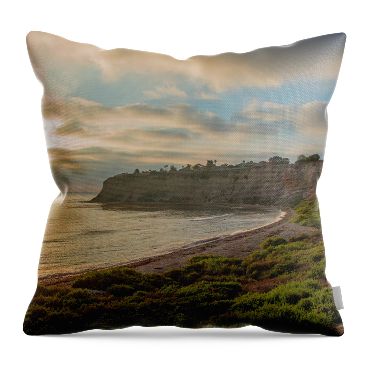 Seascape Throw Pillow featuring the photograph Lunada Bay 2 by Ed Clark