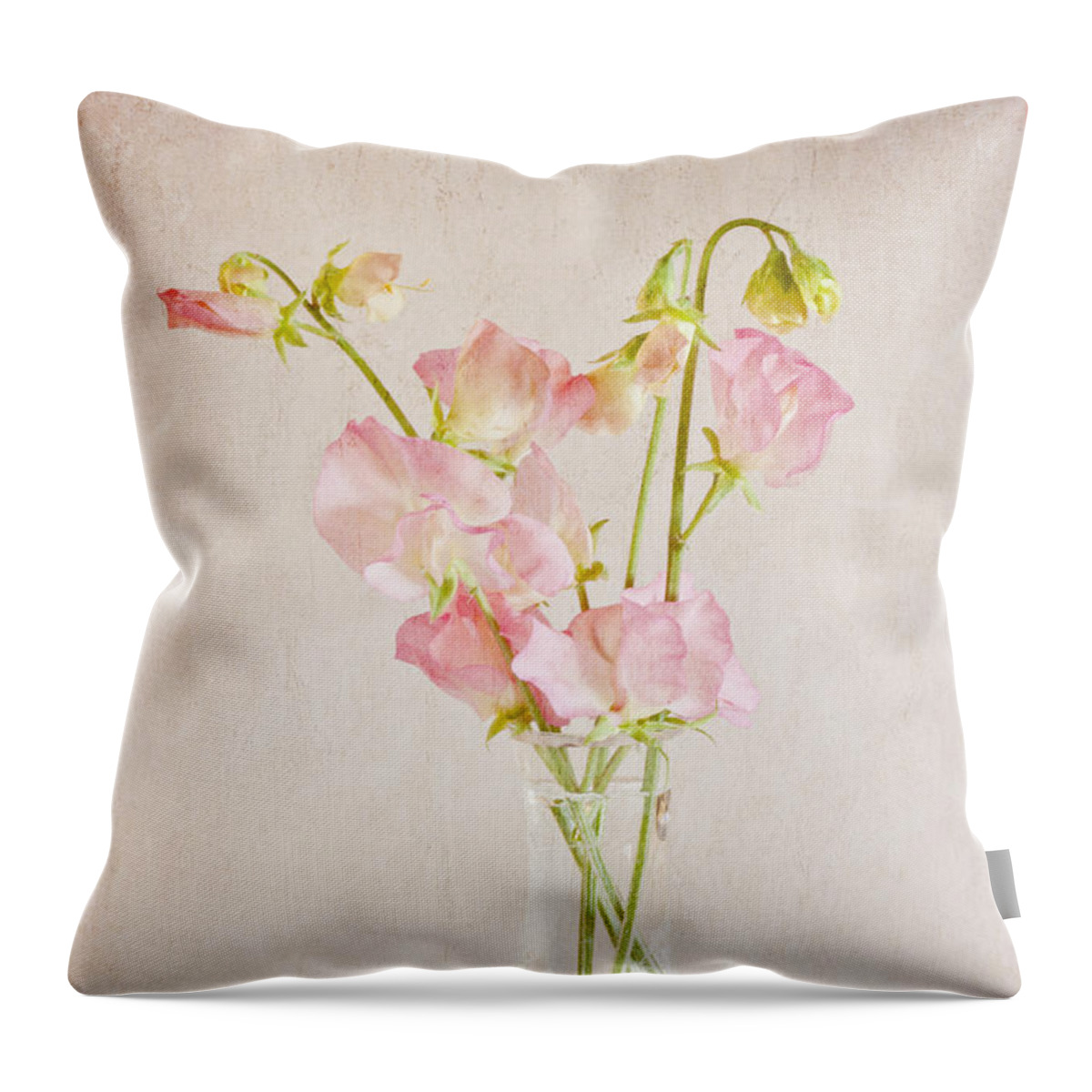 Sweet Peas Throw Pillow featuring the photograph Old Fashioned Sweet Peas by Sandra Foster