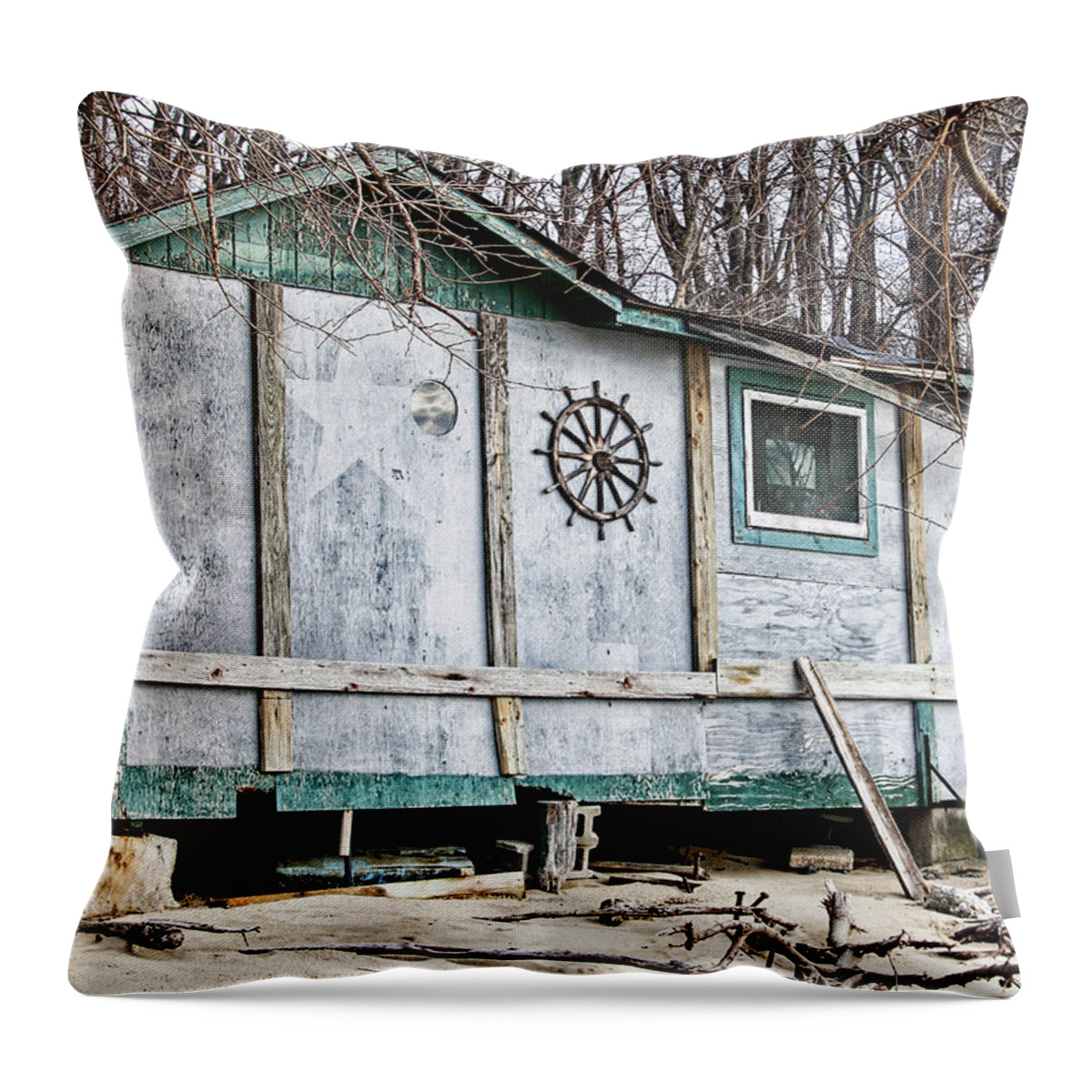 Shack Throw Pillow featuring the photograph Old Shack On the Beach in Glen Cove by Bob Slitzan