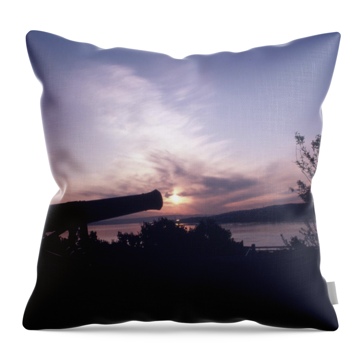 Photo Decor Throw Pillow featuring the photograph Putting Up the Sun by Steven Huszar