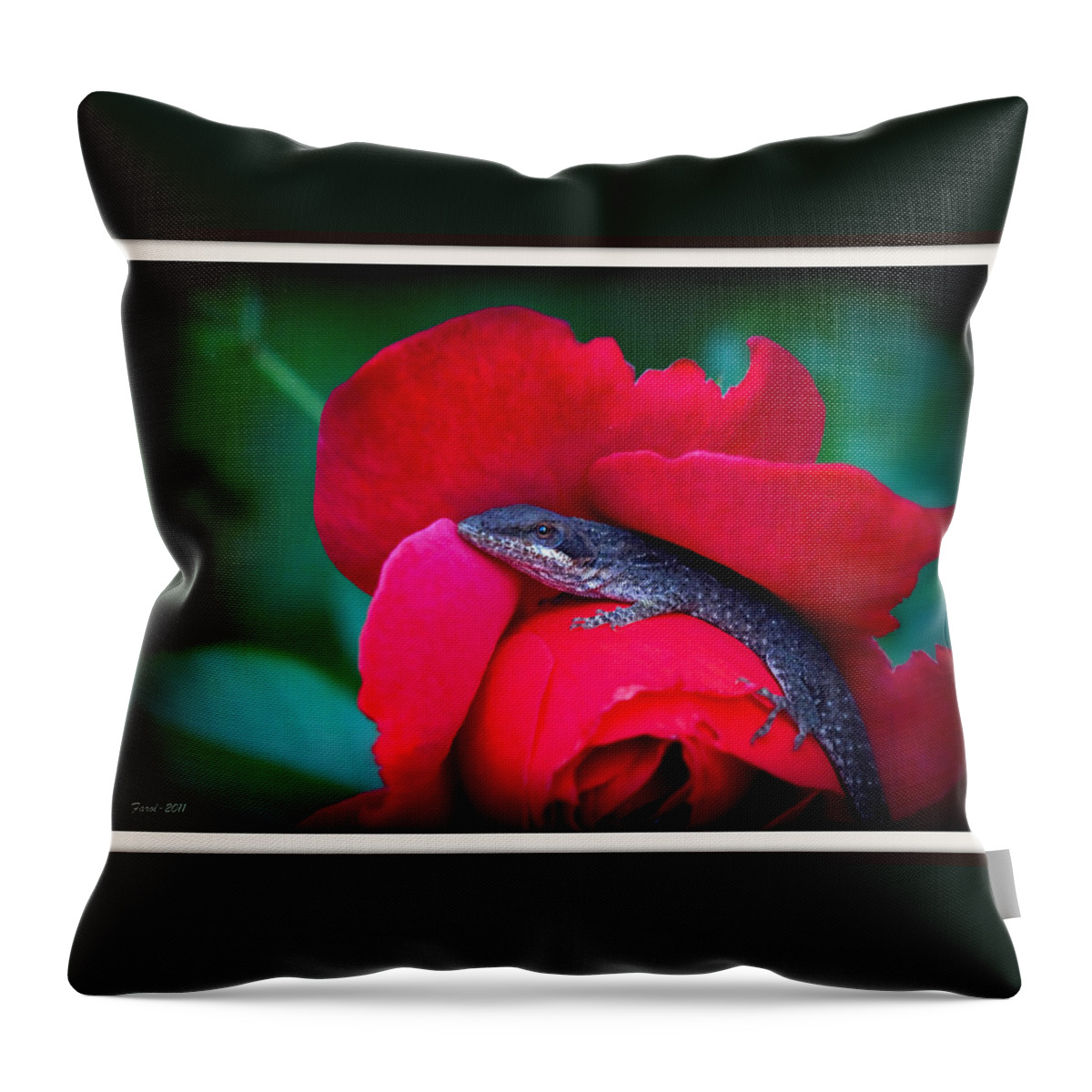 Lizard Throw Pillow featuring the photograph Ready for Romance by Farol Tomson