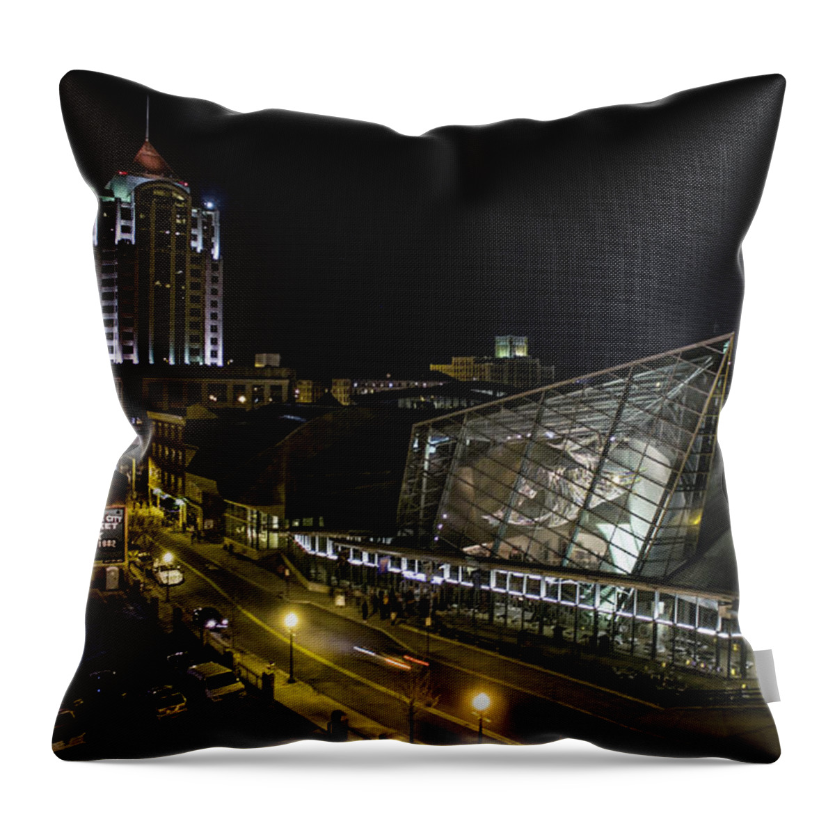 Roanoke Throw Pillow featuring the photograph Roanoke's Taubman Museum by Star City SkyCams