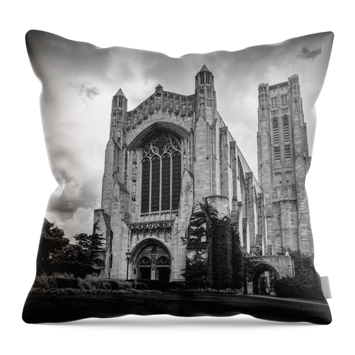 Chicago Throw Pillow featuring the photograph Rockefeller Chapel Chicago by Mike Burgquist