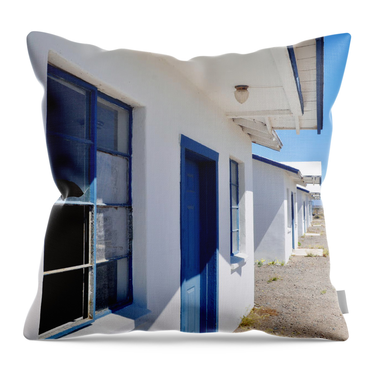 Roy's Motel Throw Pillow featuring the photograph Roy's Motel And Cafe Auto Court by Kyle Hanson