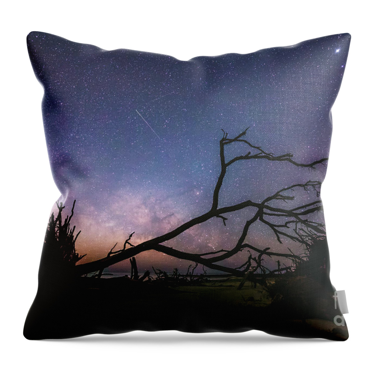 Milky Way Throw Pillow featuring the photograph Saint Helena Milky by Robert Loe