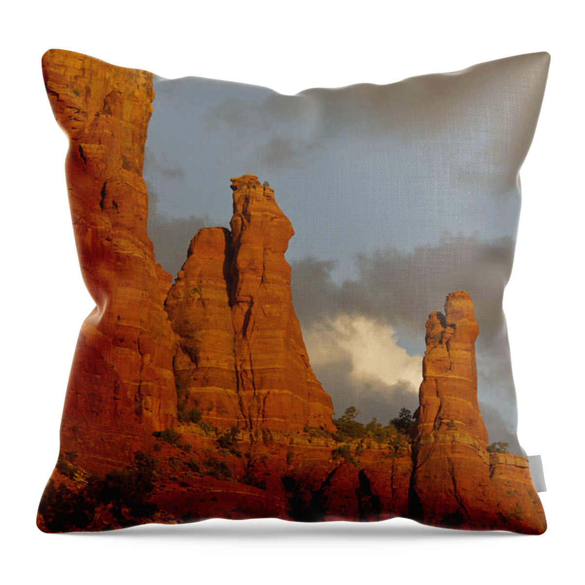 Red Rocks Throw Pillow featuring the photograph Sedona Sunset by Tom Kelly