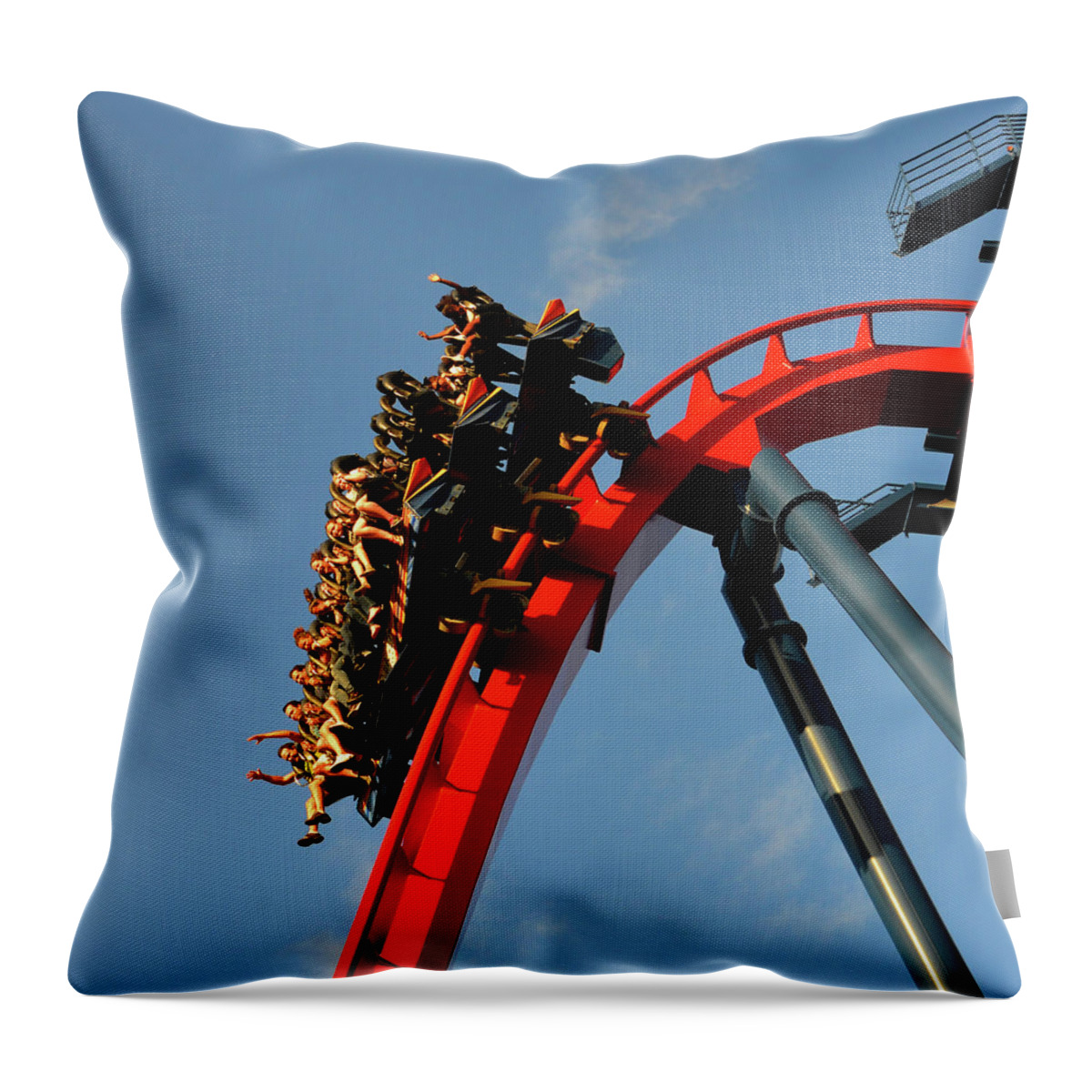 Sheikra Throw Pillow featuring the photograph Sheikra's big drop by David Lee Thompson