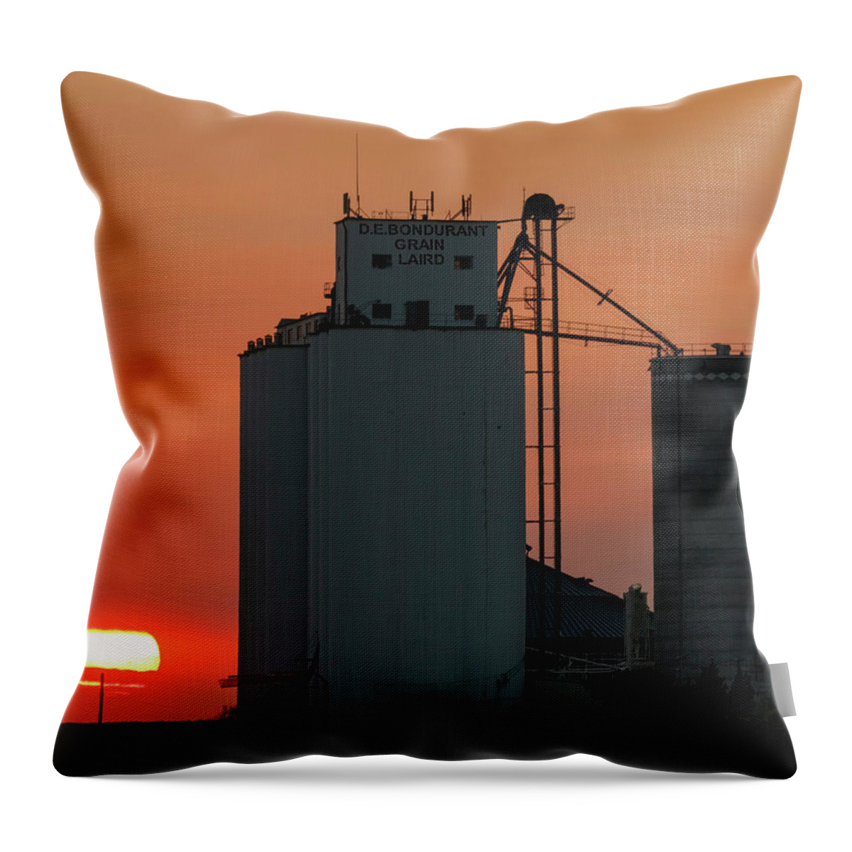 Kansas Throw Pillow featuring the photograph Sunset at Laird -01 by Rob Graham