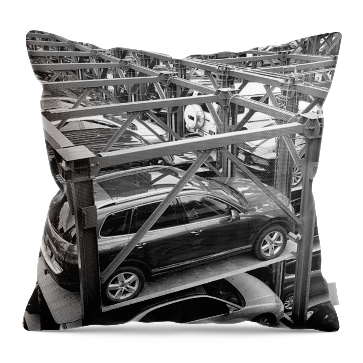 The High Line Throw Pillow featuring the photograph The High Line 114 by Rob Hans