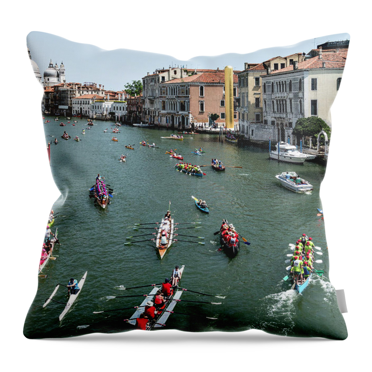 Italy Throw Pillow featuring the photograph Vogalonga Regatta Action by Alan Toepfer