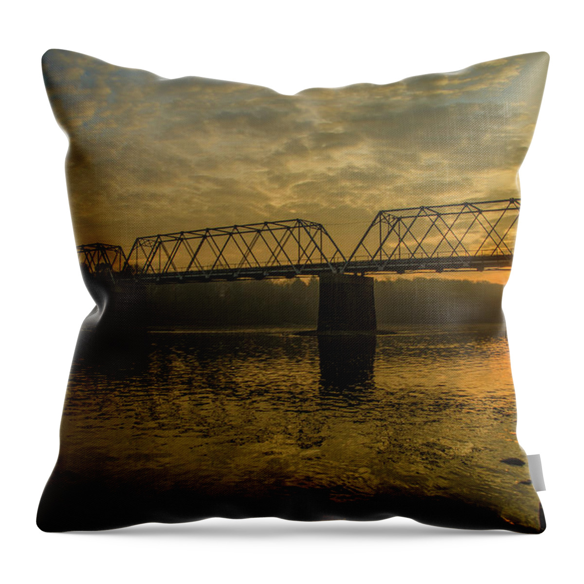 Washingtons Throw Pillow featuring the photograph Washingtons Crossing at Dawn by Bill Cannon