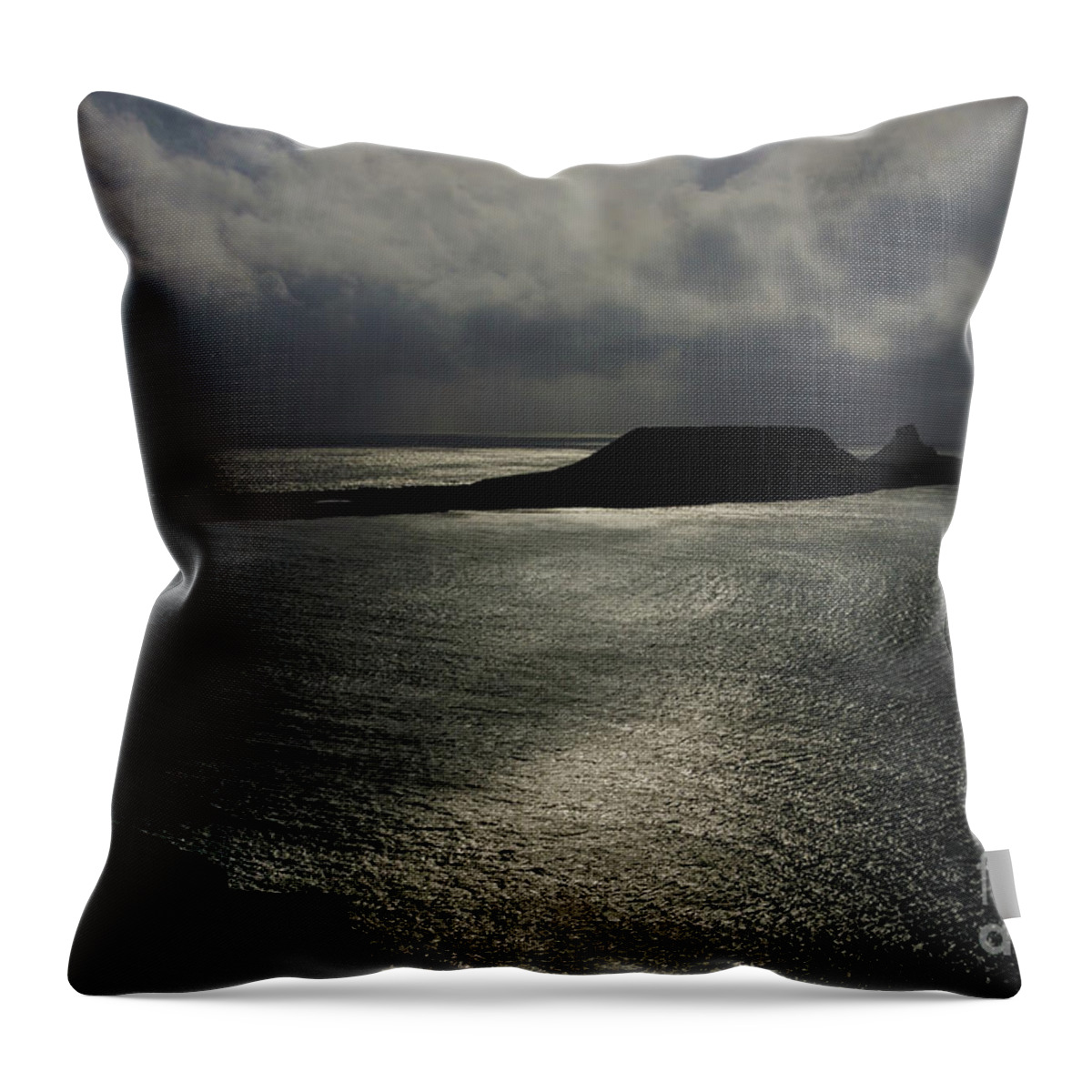 Worms Throw Pillow featuring the photograph Worms Head, Rhossili Bay 3 by Perry Rodriguez