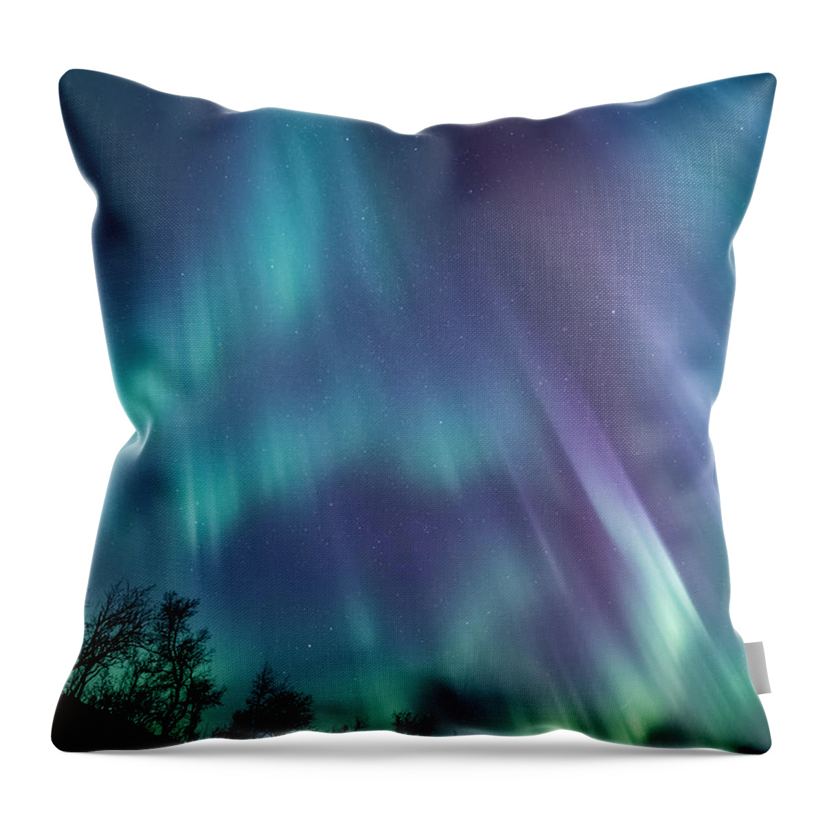 Worth Throw Pillow featuring the photograph Worth the wait by Tor-Ivar Naess