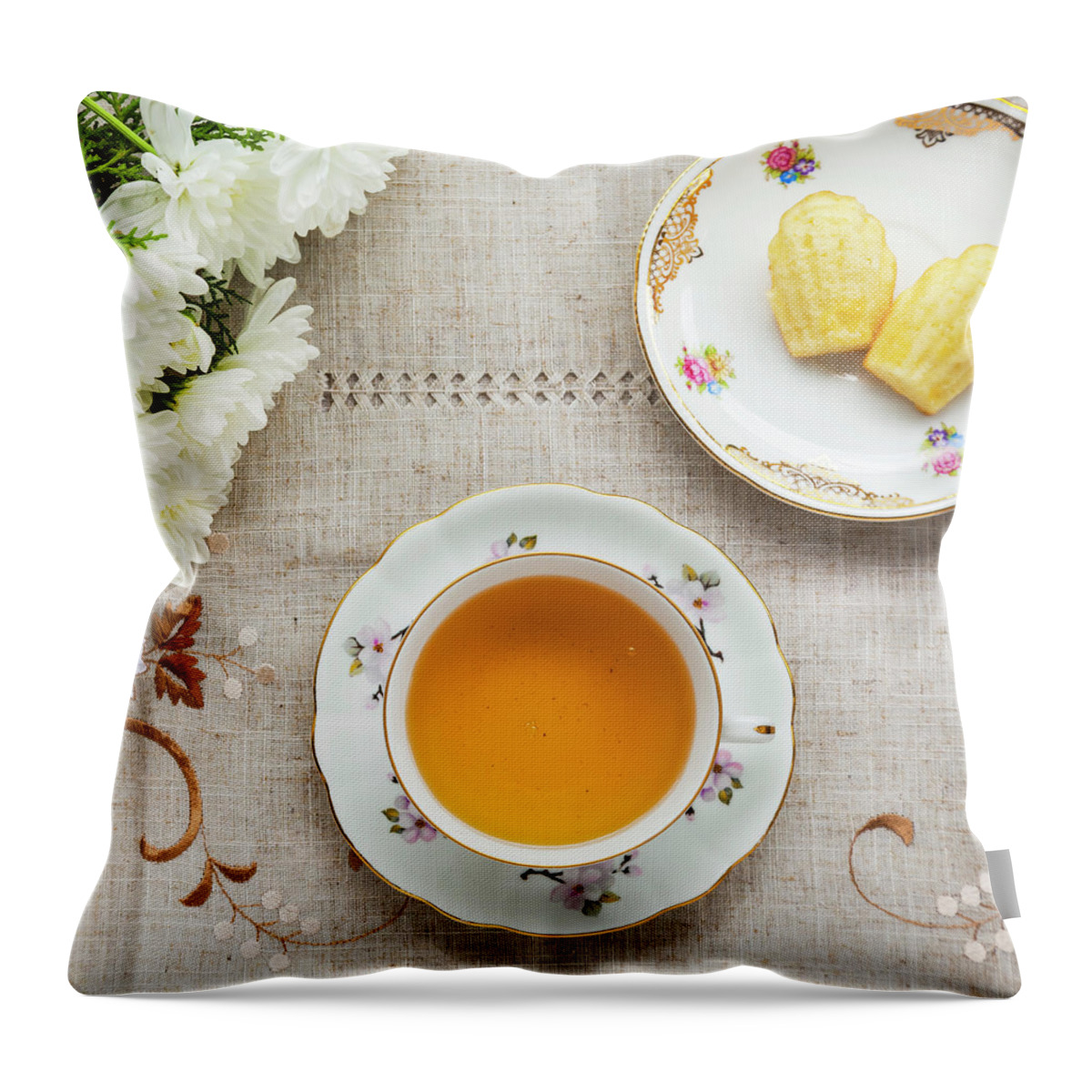 Black Tea Throw Pillow featuring the photograph Flat Lay by Flavia Morlachetti