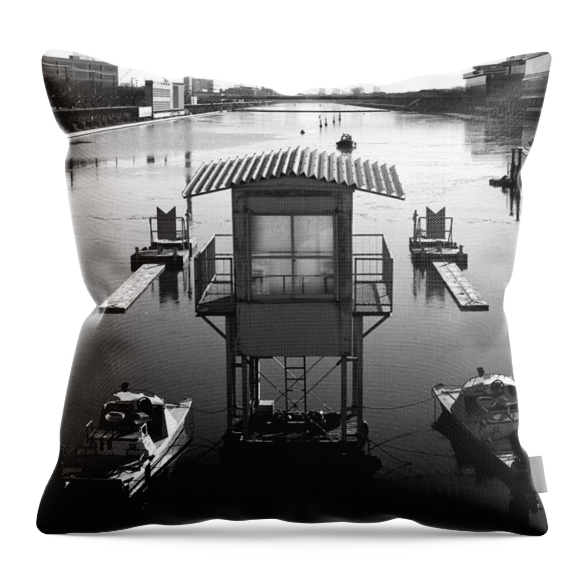 Standing Water Throw Pillow featuring the photograph Frozen Boat Course by Huzu1959