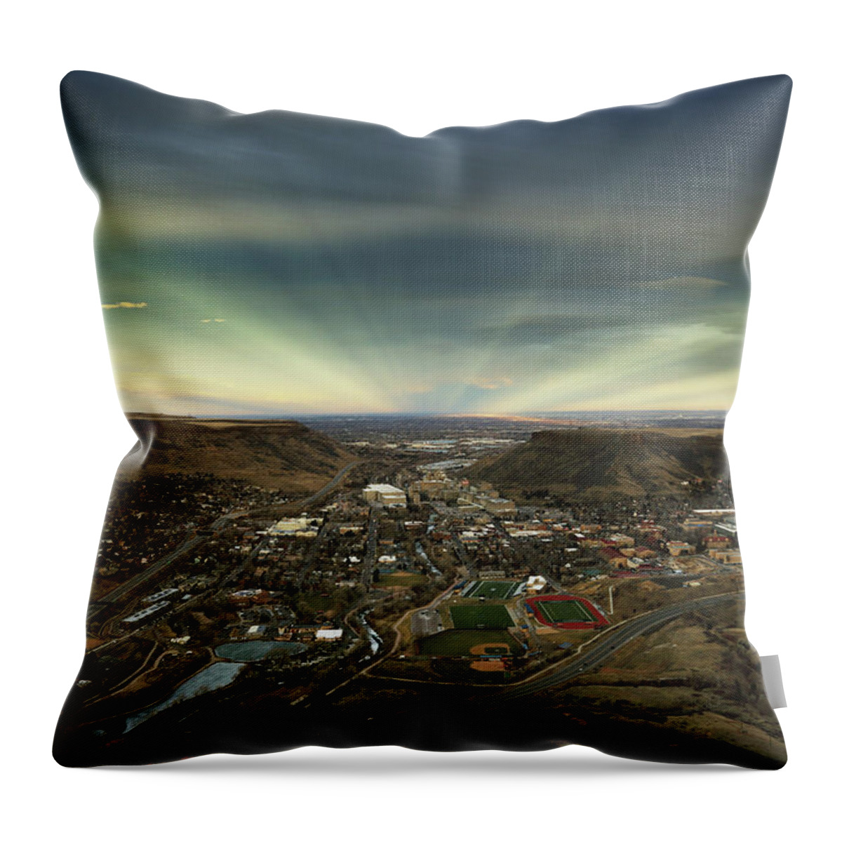 Go Throw Pillow featuring the photograph Looking Out From Lookout Mountain by Brian Gustafson