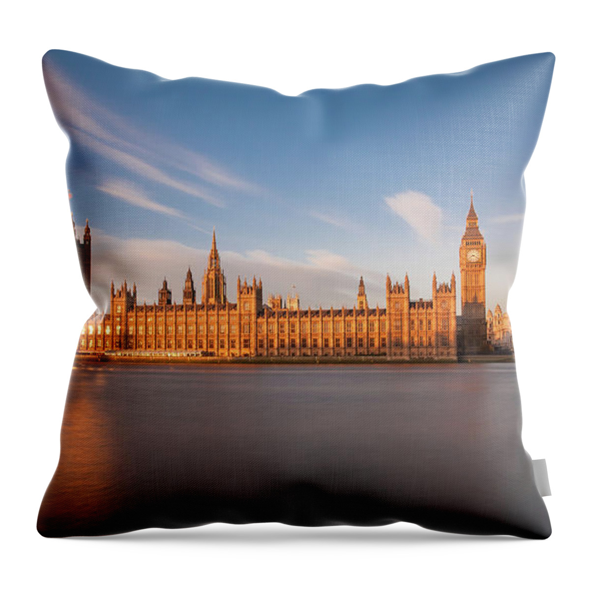 Arch Throw Pillow featuring the photograph Golden Palace Of Westminster by Tu Xa Ha Noi