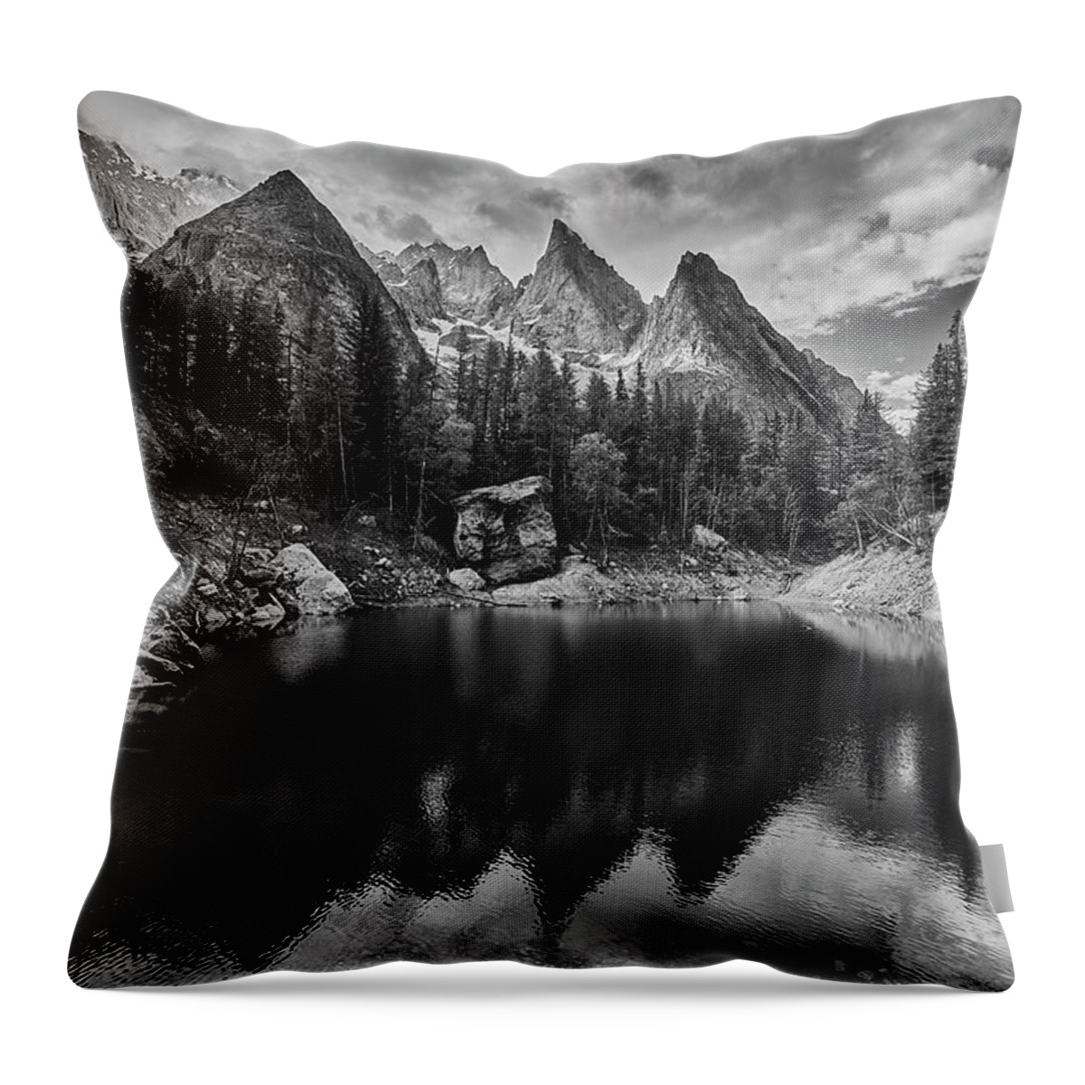 Lago Verde Throw Pillow featuring the photograph Lake in the Alps by Jon Glaser