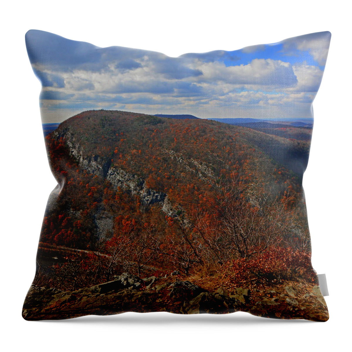 Mount Minsi And The Delaware River From Mount Tammany Throw Pillow featuring the photograph Mount Minsi and the Delaware River from Mount Tammany by Raymond Salani III