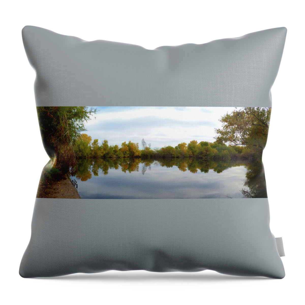 Orcinusfotograffy Throw Pillow featuring the photograph Numba Two Pond by Kimo Fernandez