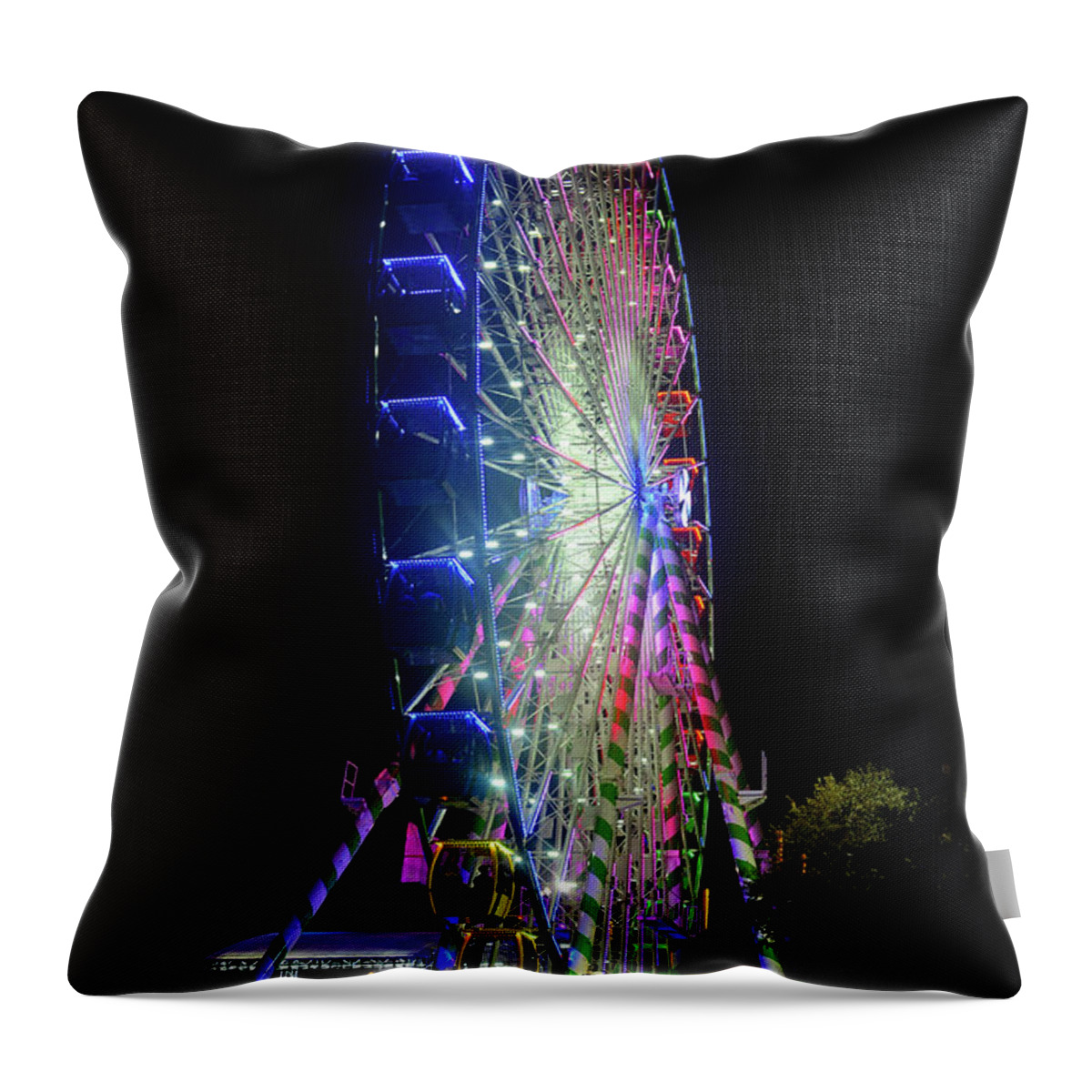 Ferris Wheel Throw Pillow featuring the photograph The Giant Wheel of Ferris by David Lee Thompson