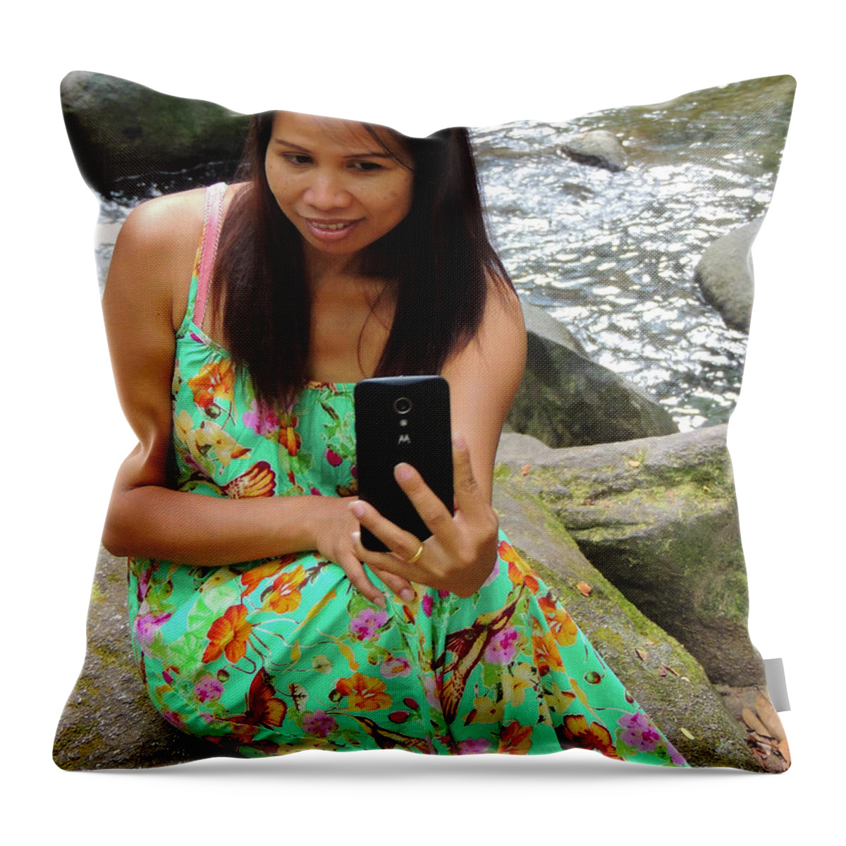 Girl Throw Pillow featuring the photograph The narcissist by Jeremy Holton