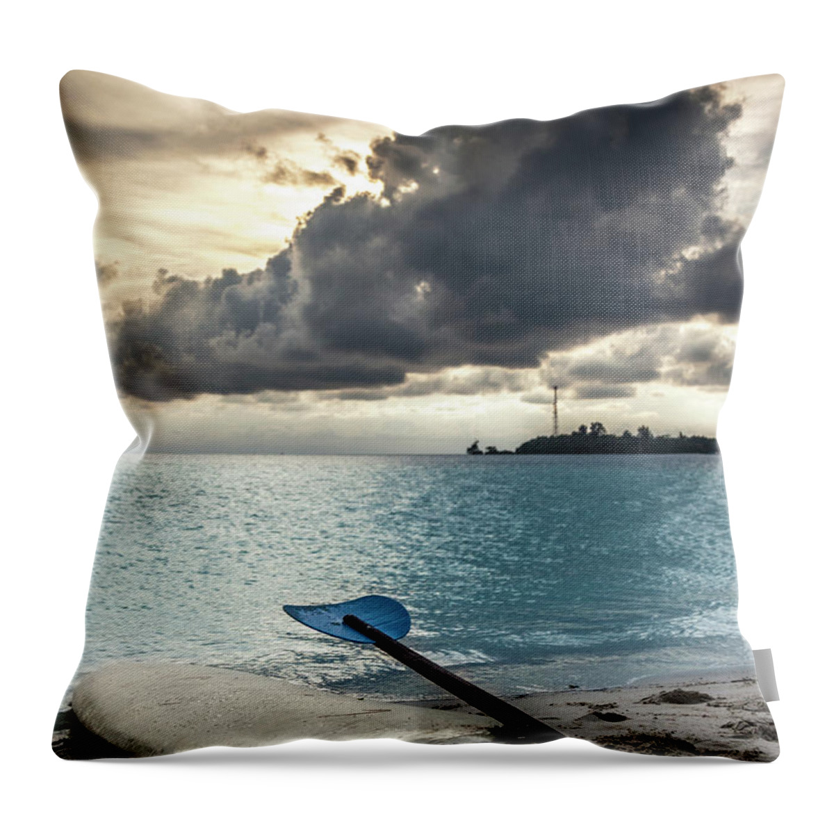 Tranquility Throw Pillow featuring the photograph Tiger Island Surf by Alexander Ipfelkofer