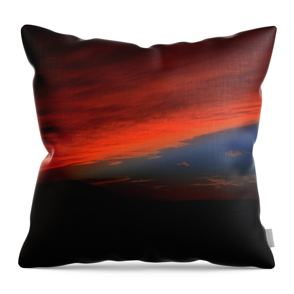 Arizona Throw Pillow featuring the photograph Close Encounters Over Westwing by Gene Taylor