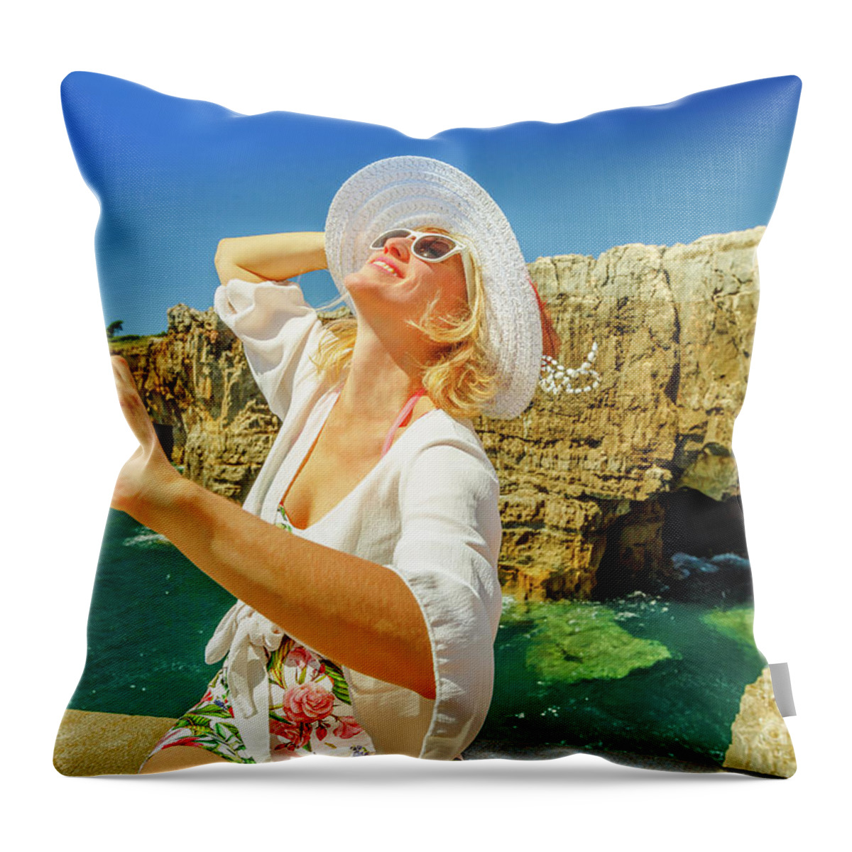 Portugal Throw Pillow featuring the photograph Boca do Inferno selfie #1 by Benny Marty