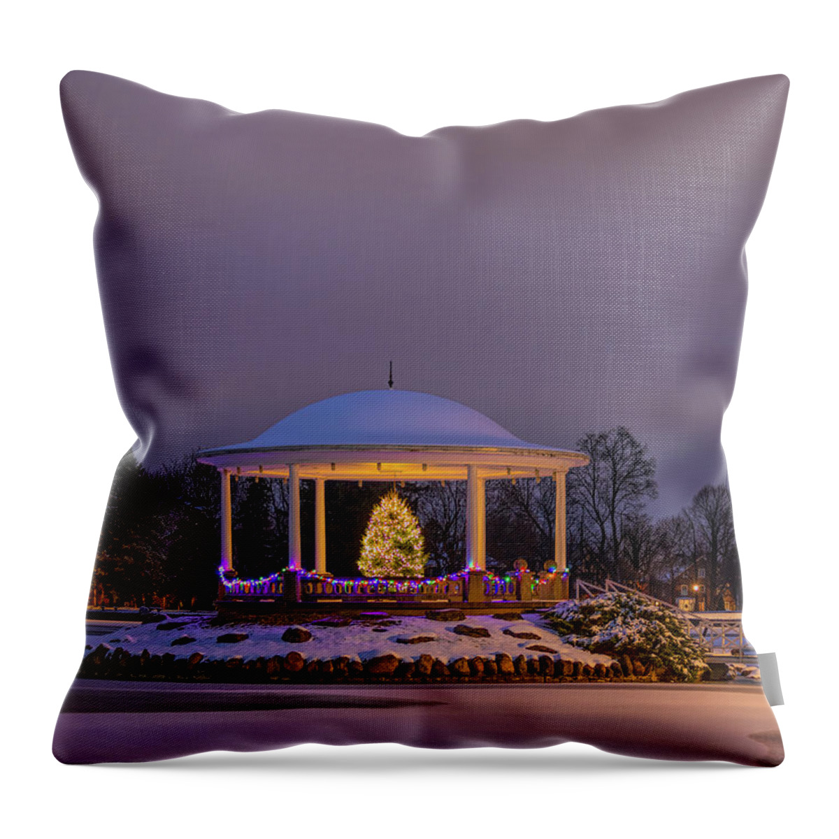 Christmas Throw Pillow featuring the photograph A Strathmore Christmas by Rod Best