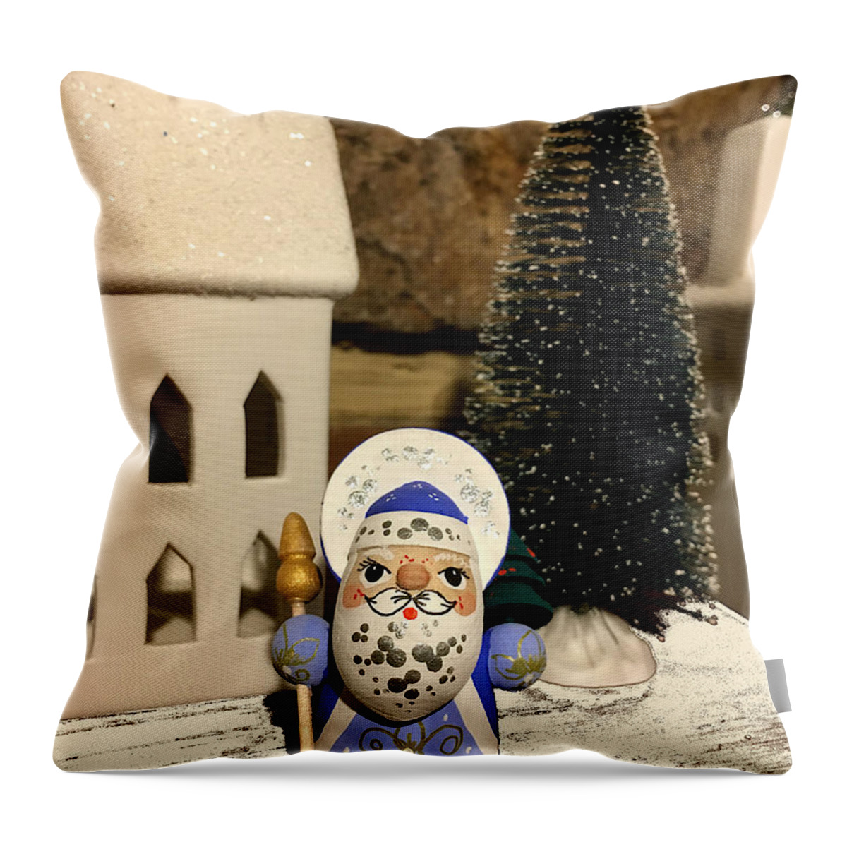 Richard Reeve Throw Pillow featuring the photograph Christmas King by Richard Reeve