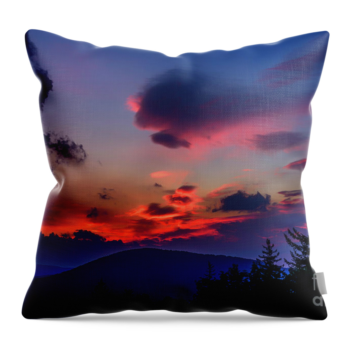 Sunrise Throw Pillow featuring the photograph Daybreak in the Highlands by Thomas R Fletcher