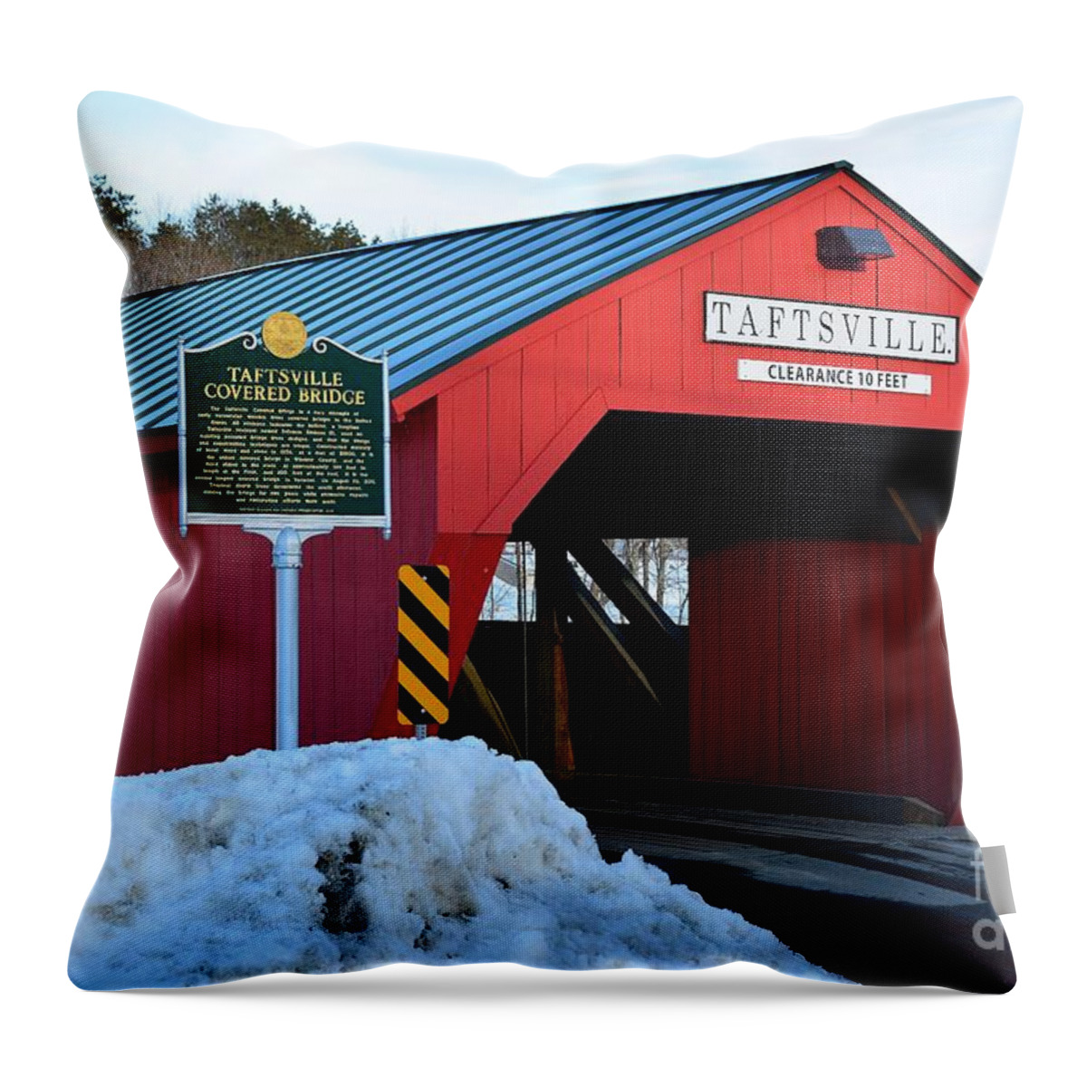 Taftsville Covered Bridge Throw Pillow featuring the photograph Entrance to the Bridge by Steve Brown