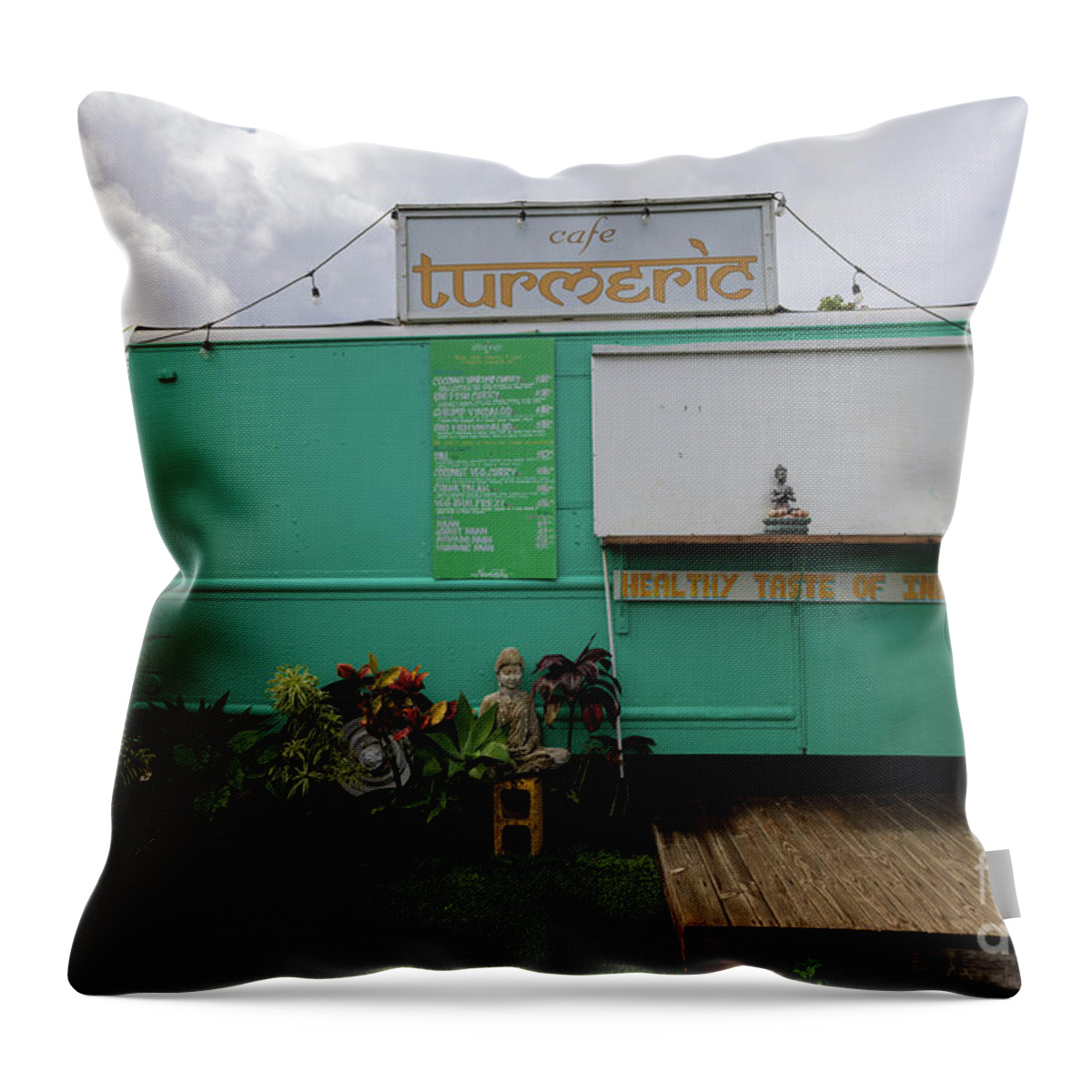Food Truck Throw Pillow featuring the photograph Food Truck Kauai by Eva Lechner