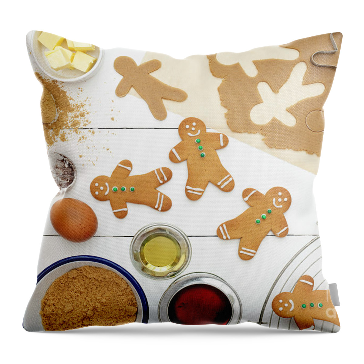 Gingerbread Men Throw Pillow featuring the photograph Gingerbread Baking by Tim Gainey