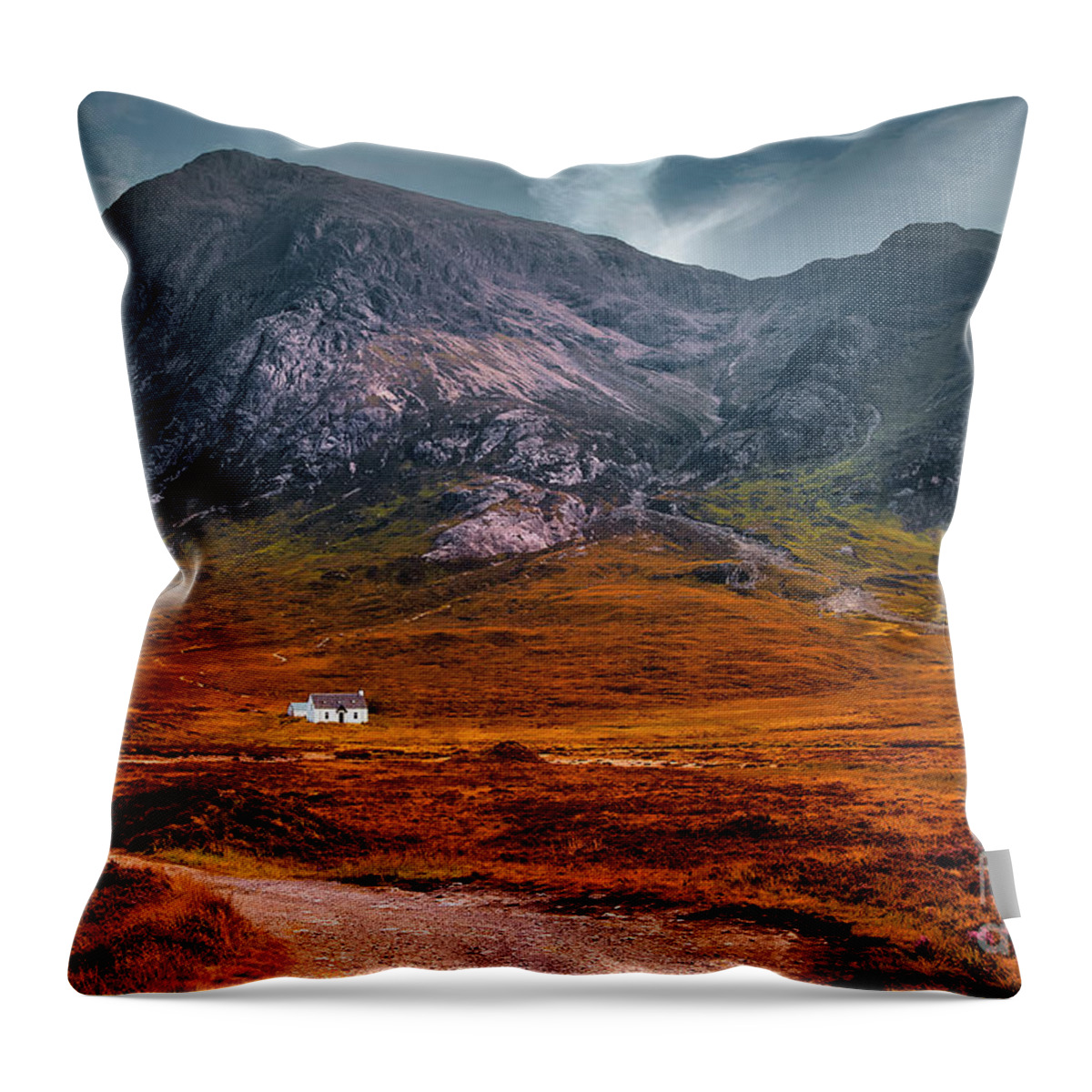 Glencoe Throw Pillow featuring the photograph Lagangarbh, Buachaille Etive Mor by Kype Hills